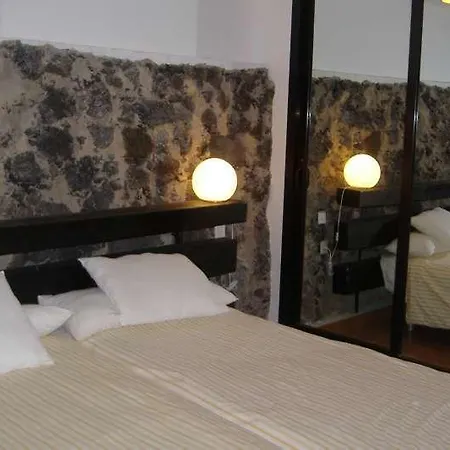 Edenita A