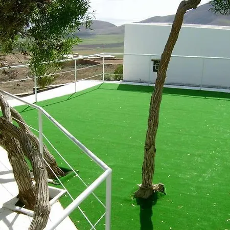 Edenita A Uga