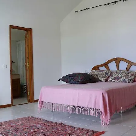 Edenita A
