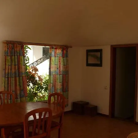 Edenita A * Uga