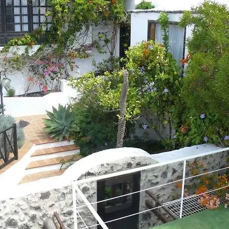 Edenita A Vakantiehuis Uga